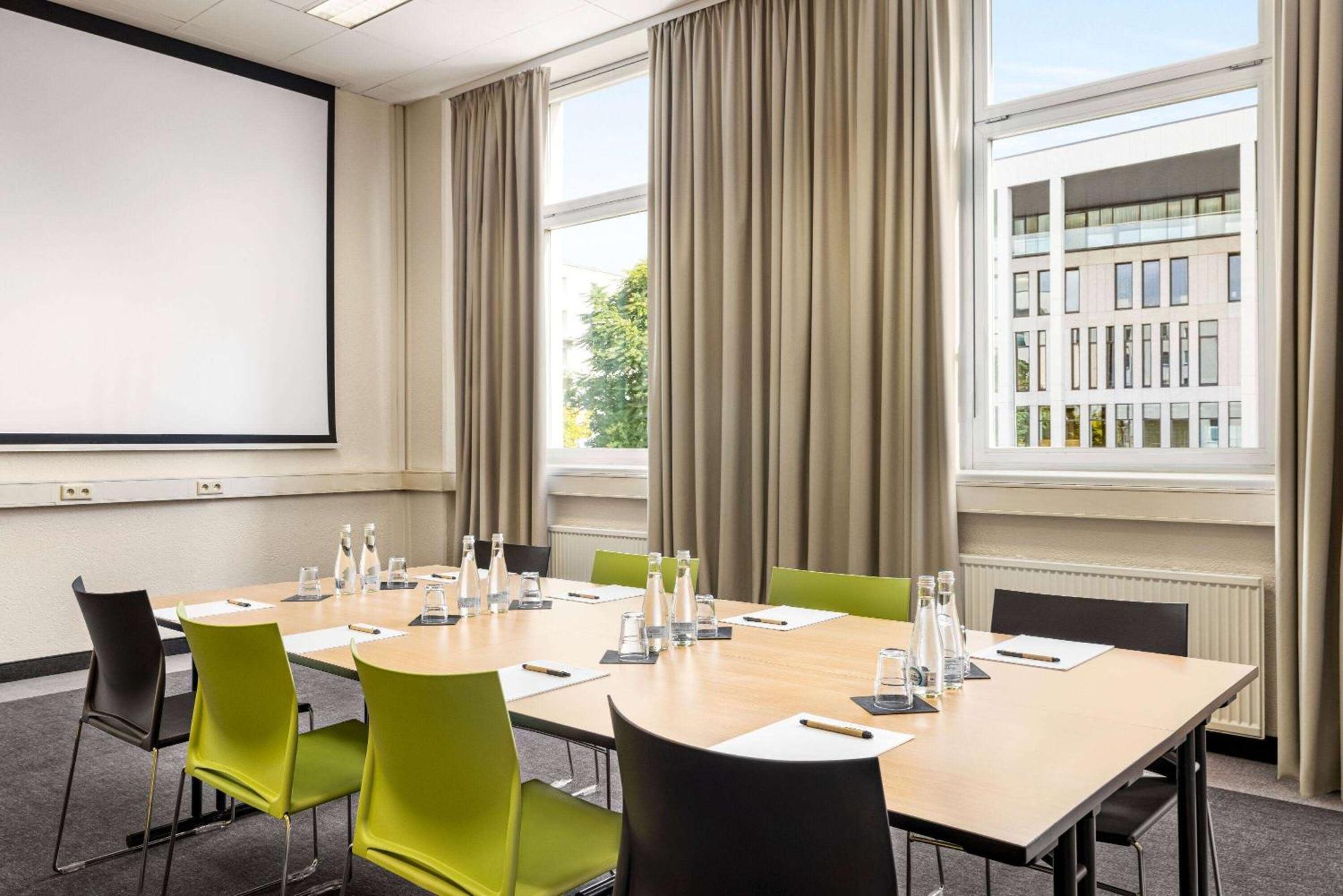 Vienna House Easy By Wyndham Cracow Hotel Krakow Exterior photo