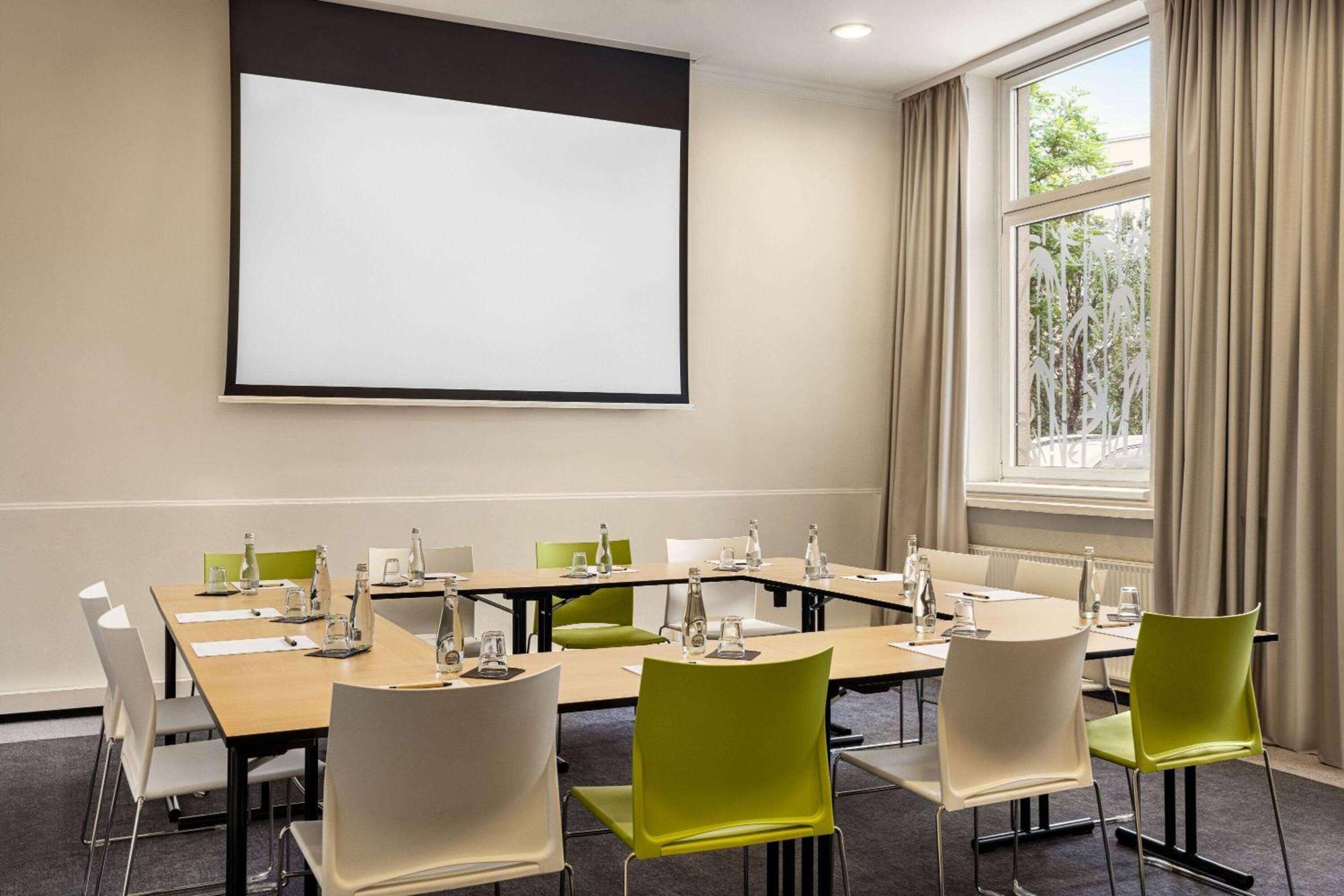 Vienna House Easy By Wyndham Cracow Hotel Krakow Exterior photo