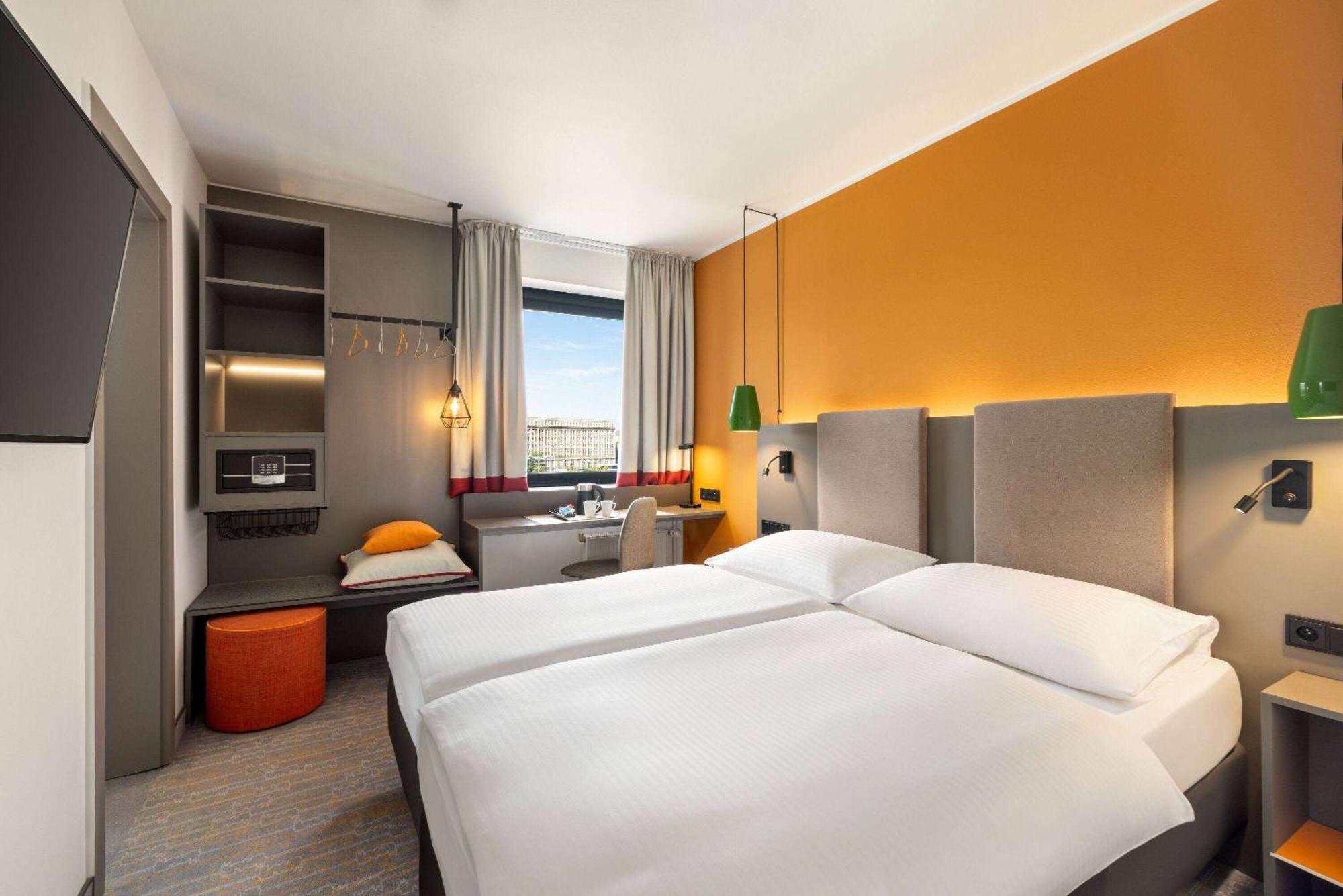 Vienna House Easy By Wyndham Cracow Hotel Krakow Exterior photo