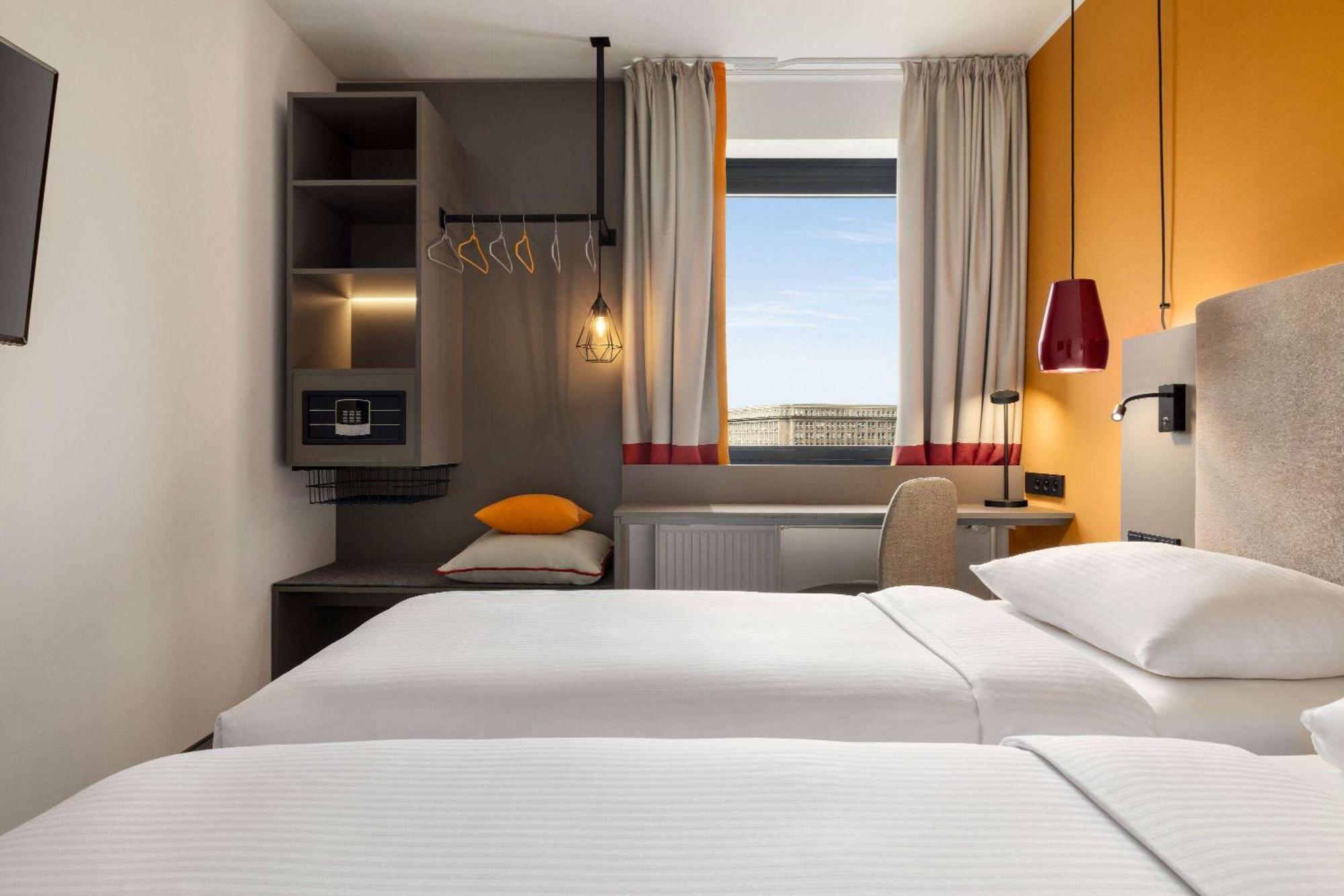 Vienna House Easy By Wyndham Cracow Hotel Krakow Exterior photo